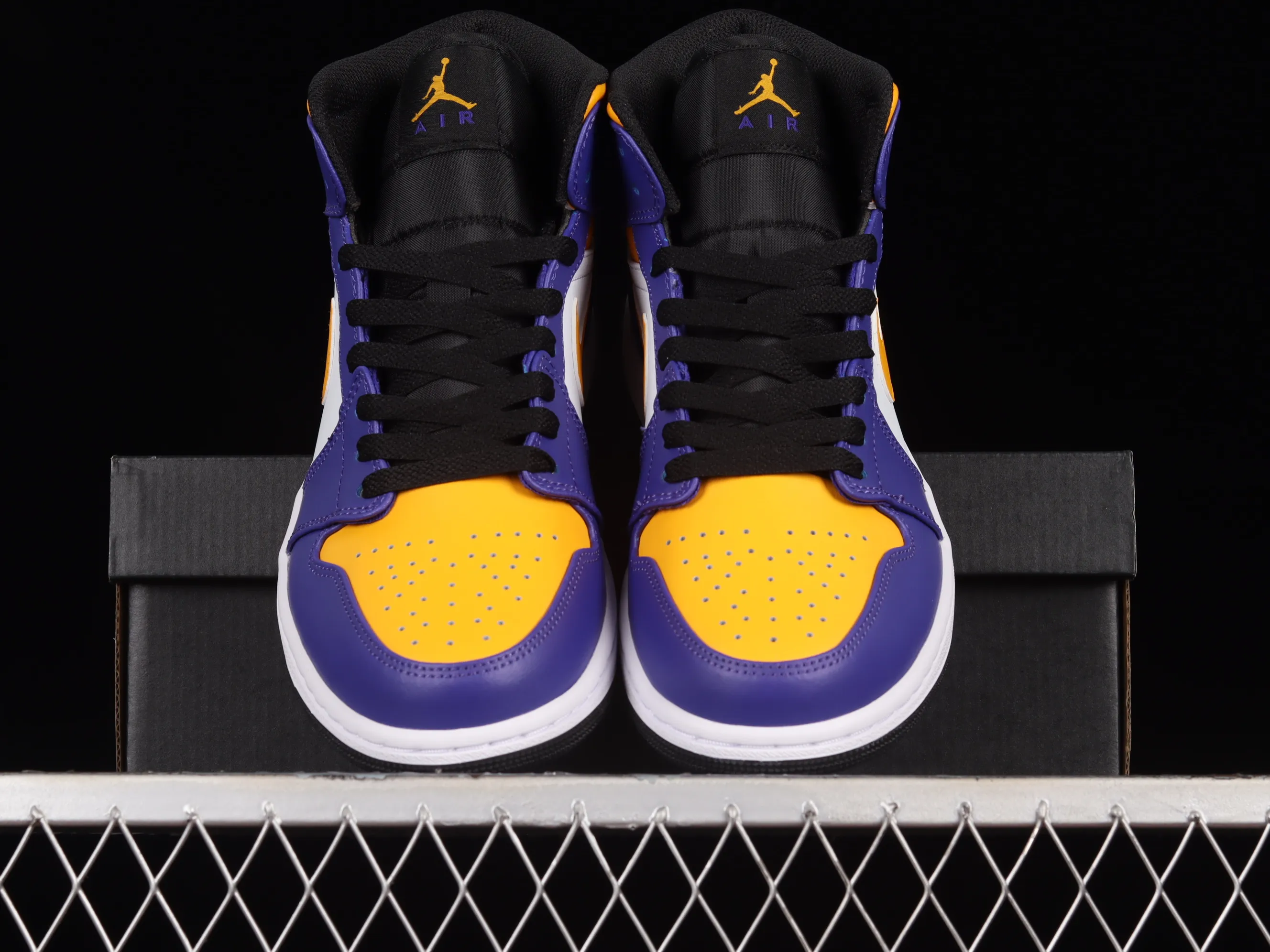 All categories Air Jordan Jordan series basketball shoes Air Jordan 1 Mid G version pure original Air Jordan 1 Mid "Lakers" AJ1 Joe 1 Lakers color matching Chinese basketball shoes DQ8426-517